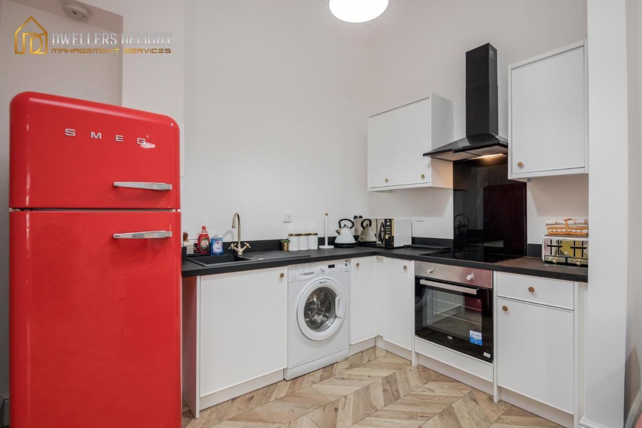Entire 2 Bed Flat Plaistow,Canning Town Prime Location In London Ngoại thất bức ảnh
